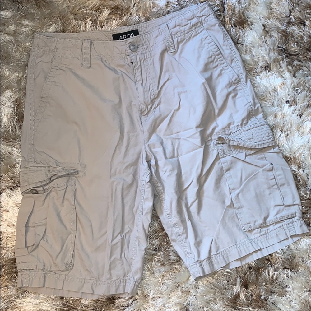 Greige Apt.9 shorts - Size 32